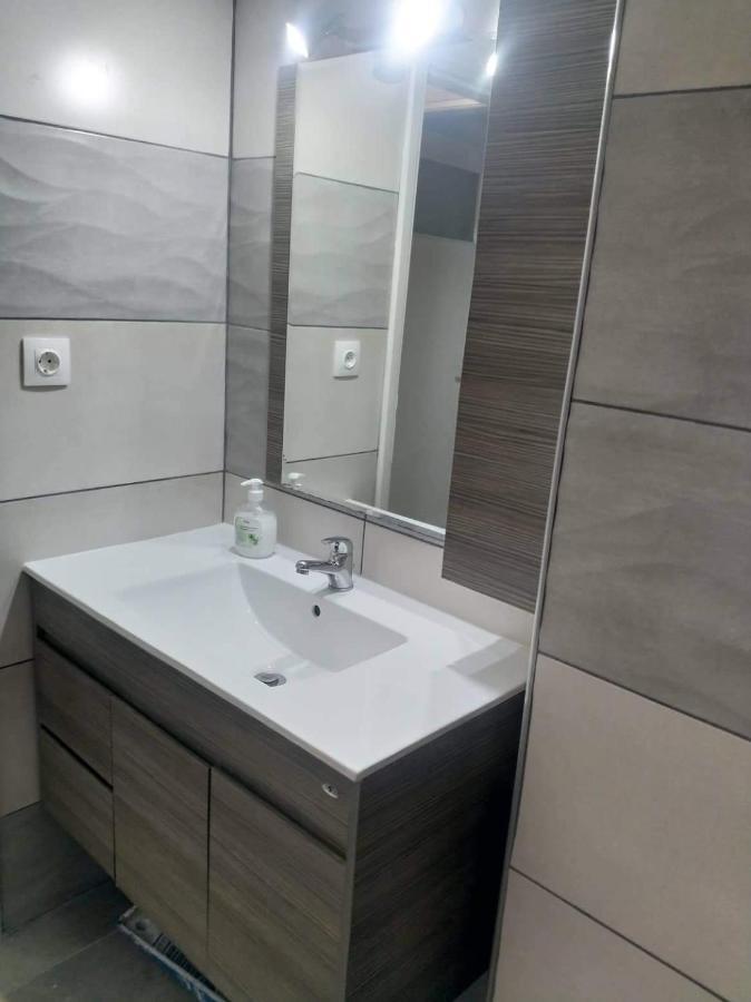 A Convenient Apartment In The Heart Of Athen Eksteriør bilde