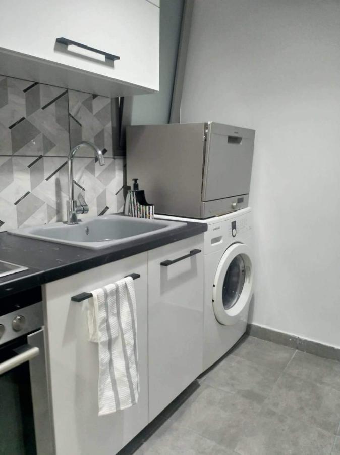 A Convenient Apartment In The Heart Of Athen Eksteriør bilde